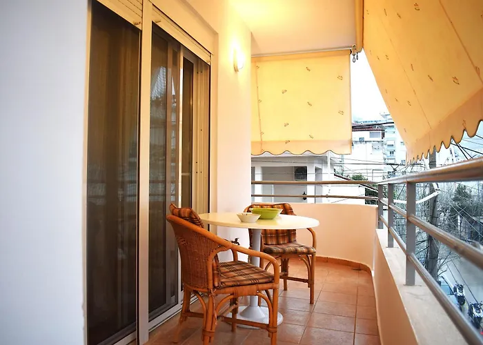 Overlooking The Sea Apartment *