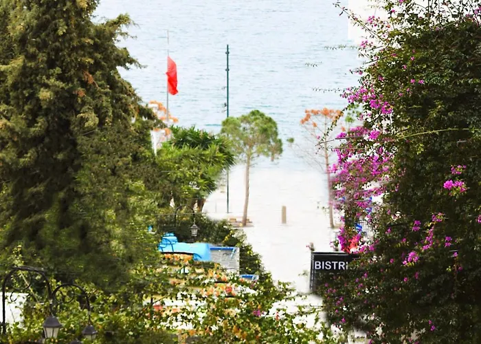 Overlooking The Sea Apartment Sarandë