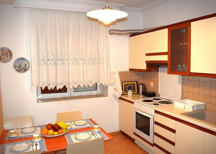 Overlooking The Sea Apartment