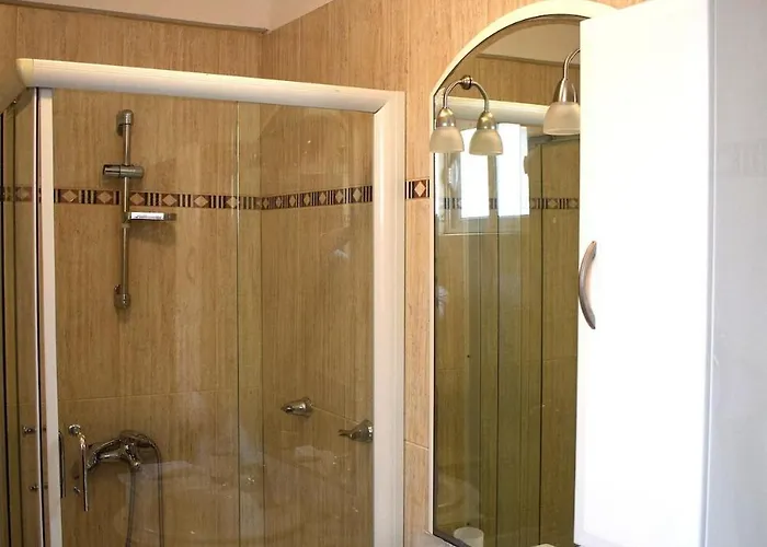 Apartment Overlooking The Sea *